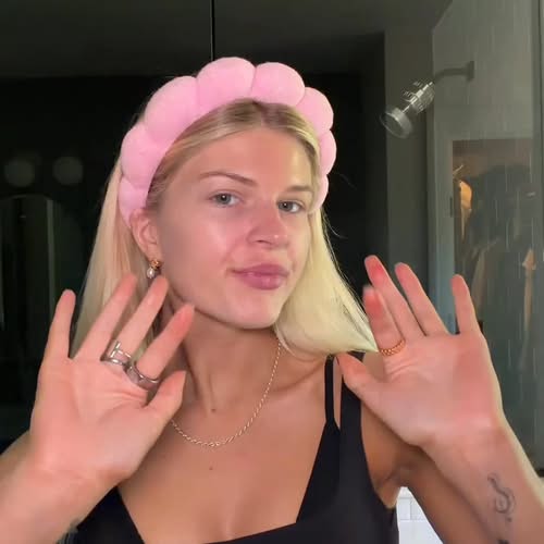 Creator hint of strawberry look